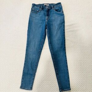 Womens Levi 721 high rise skinny jeans